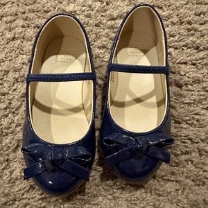 Lightly worn baby shoes - Janie and Jack - size 6 - only worn once or twice.